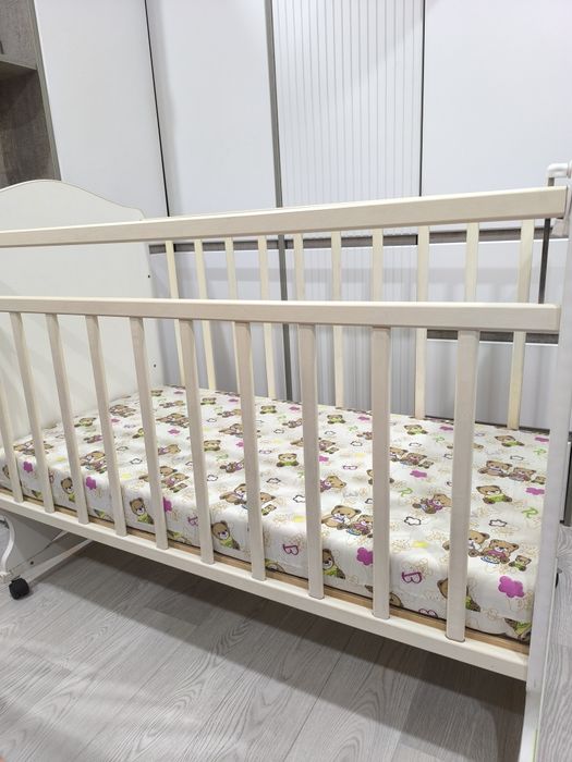 Продам детскую кроватку