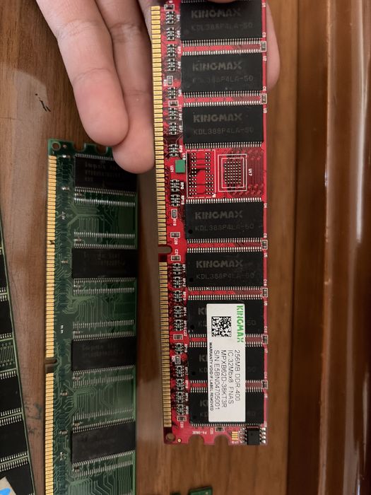 Продаю старые плашки и процессора