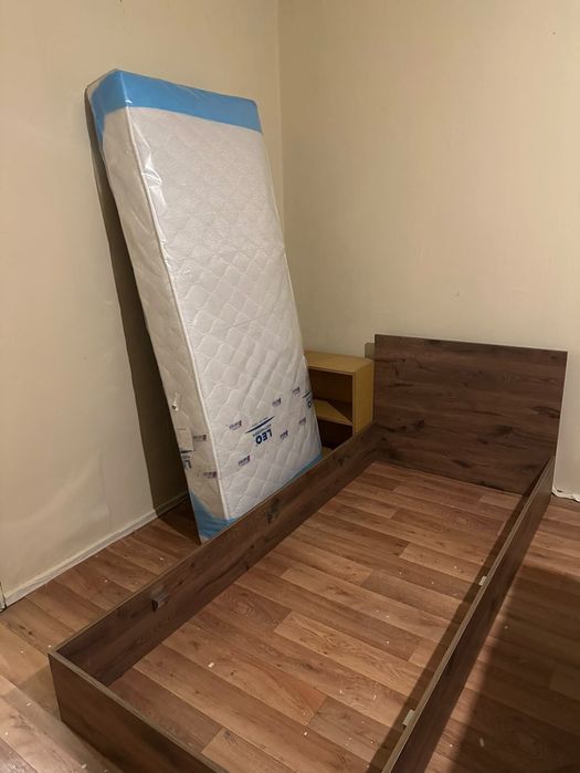 Матрак LEO като нов 190/82 и рамка по желание-безплатно. София-Ст.Град