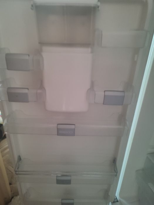 combina frigorifica Beko no frost. nu răcește posibil lipsa freon