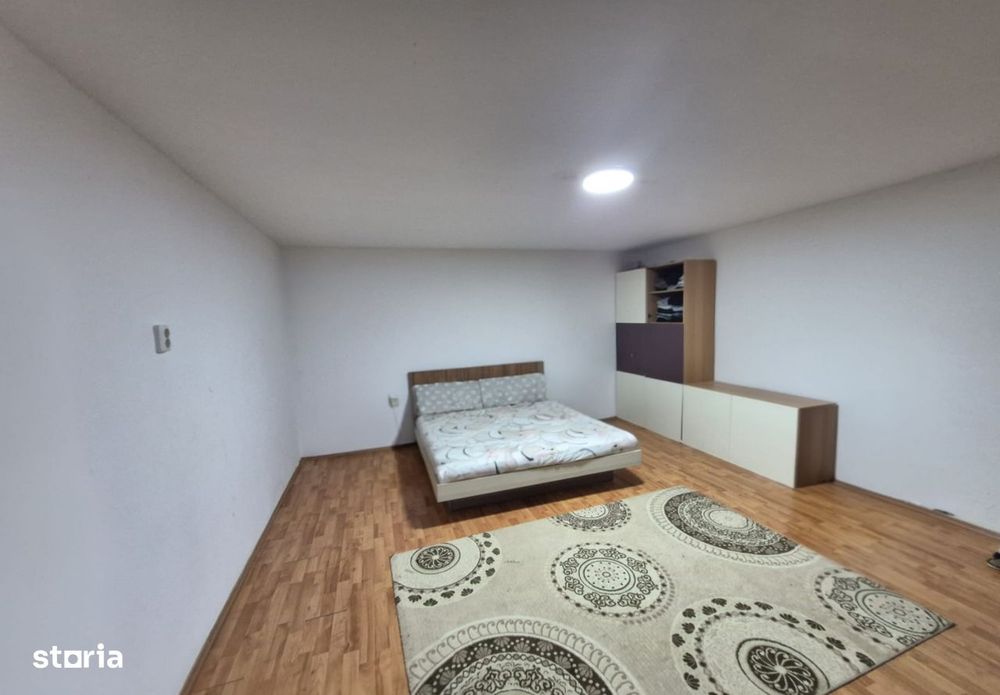 Casa Loc. Sântana,25km de Arad, gradină 1933 mp front stradal dublu