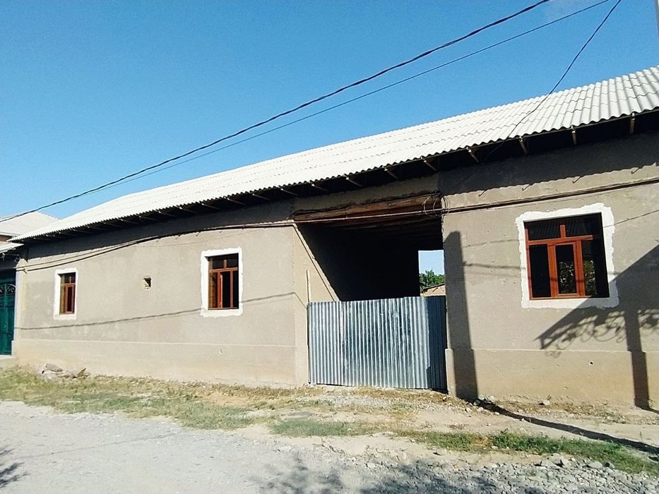 Jizzax shaxar zilol mahallada 5 xona hovli sotiladi