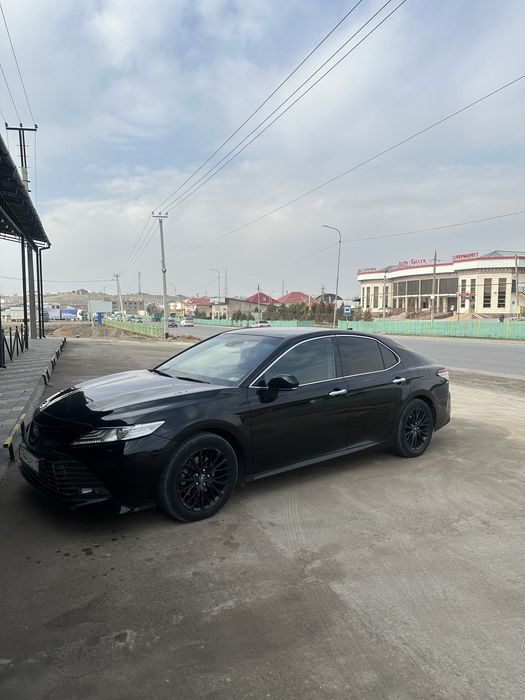 Продается диск с шинами на камри.