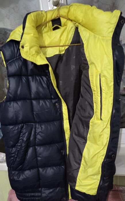 Продаётся желетка в отличном состоянии