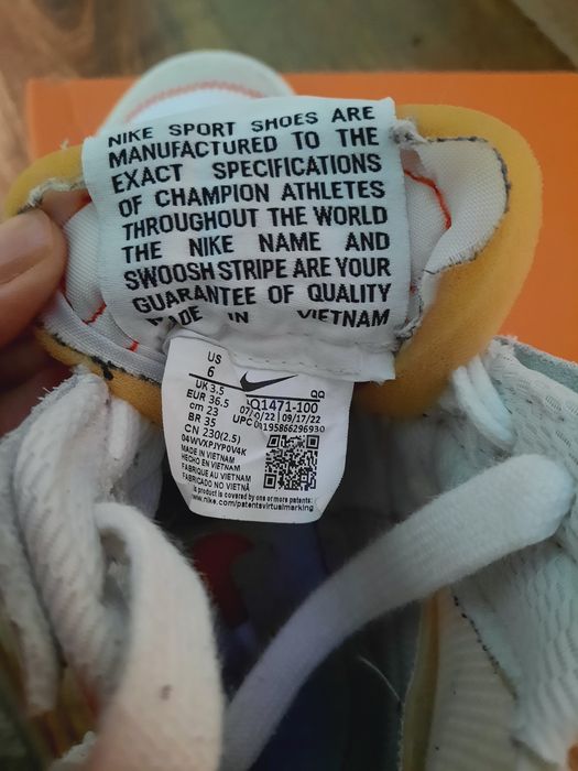 Vand Blazeri ca si noi in cutia originala