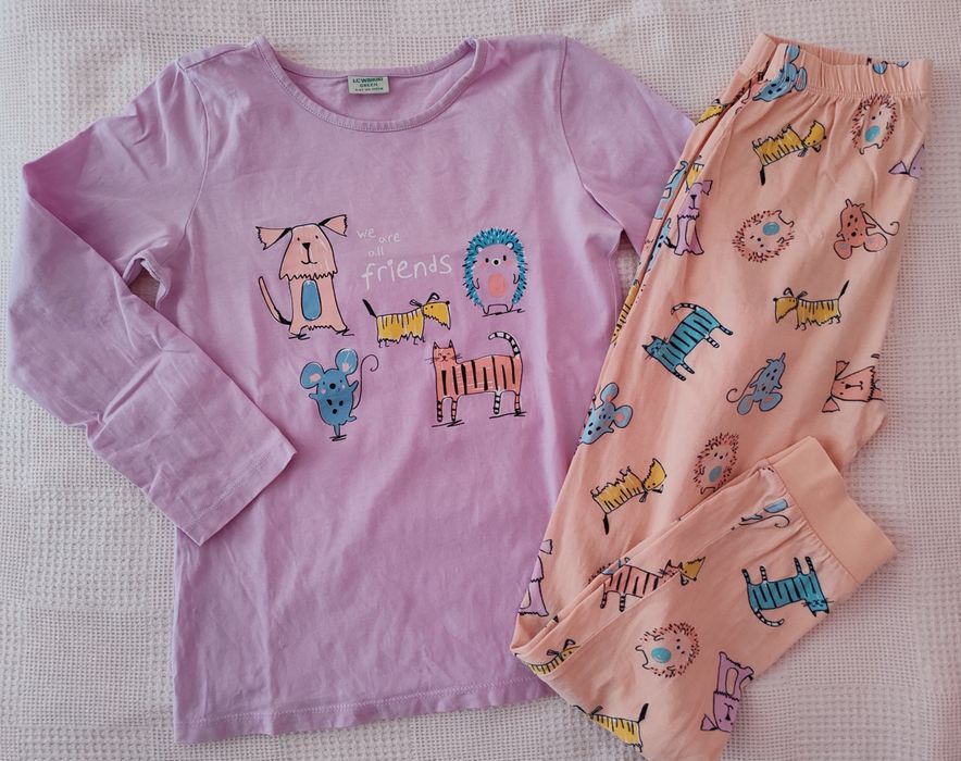 Детски пижами 128 см. Обща цена 40 лв.