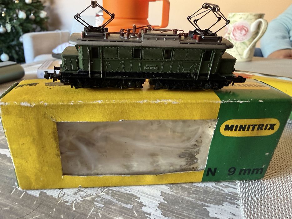 Minitrix хоби локомотиви