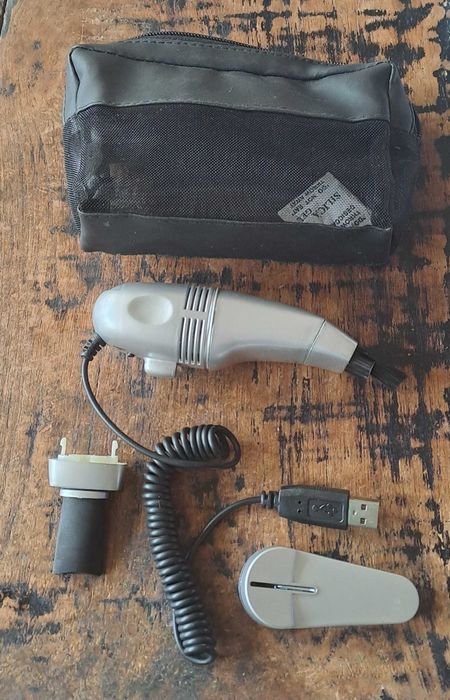 USB прахосмукачка с фенерче мини за компютър и клавиатура сребърна