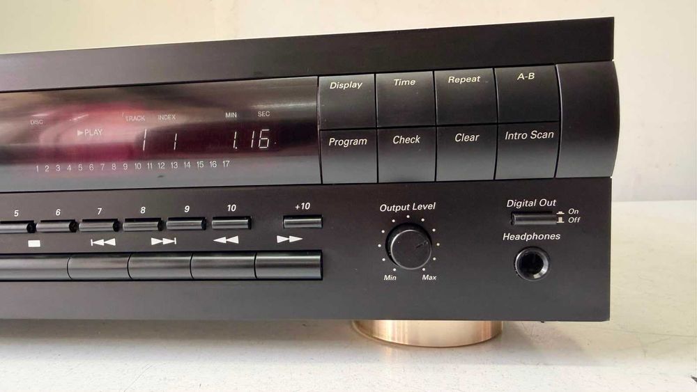 Harman Kardon HD7600 – CD Audiofil Telecomanda – am linie Hi End TU si Amplificator