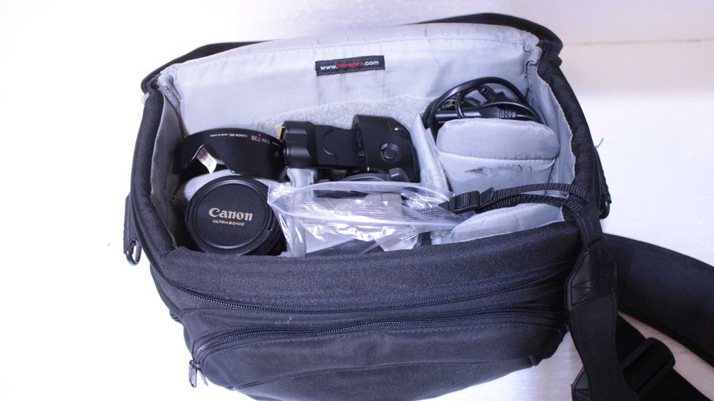 Aparat foto Canon D300+accesorii.