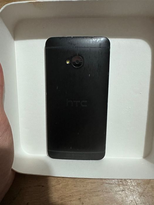 Продам телефон htc m7