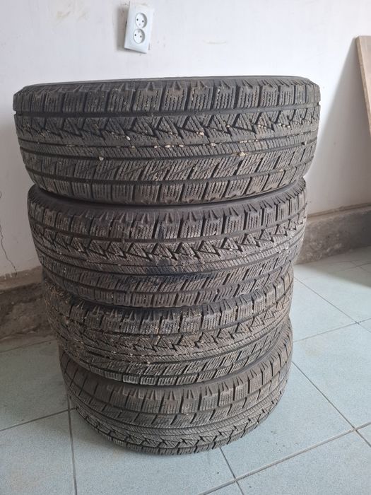 Шины зимние!!   Жагдайы оте жаксы!    Бир жарым ай гана пайдаланылган!