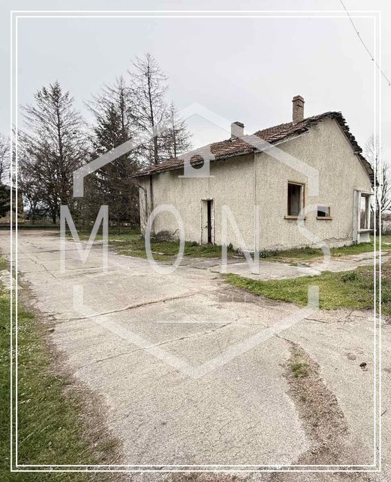 Парцел в Търговище, област-с.Ястребино площ 1755 цена 17800