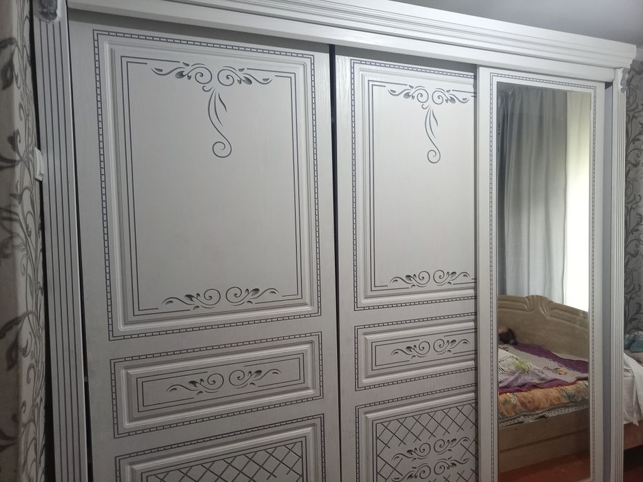 Шкаф-купе сатылады