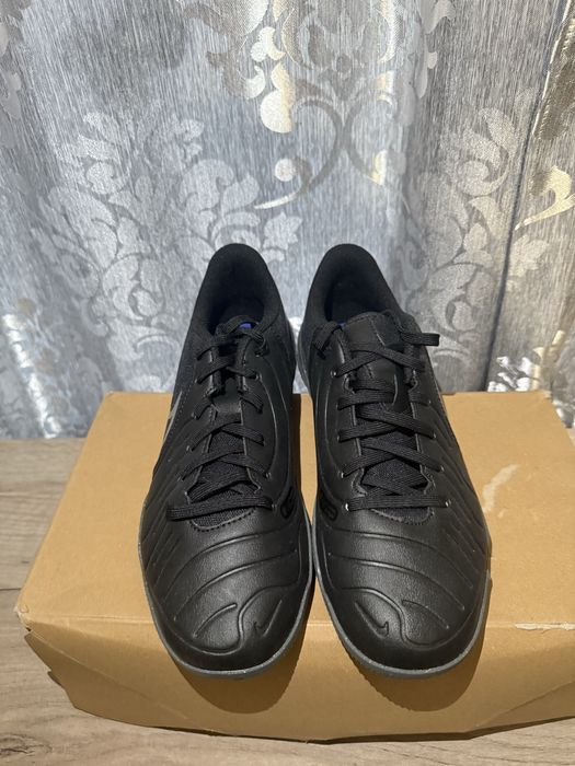 Nike Tiempo Legend 10 Club IC