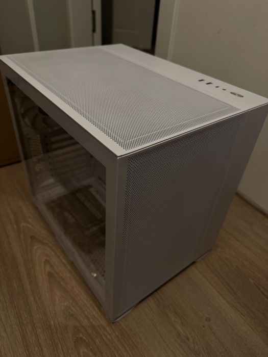 Продам белый корпус аквариум LIANLI O11 Air mini
