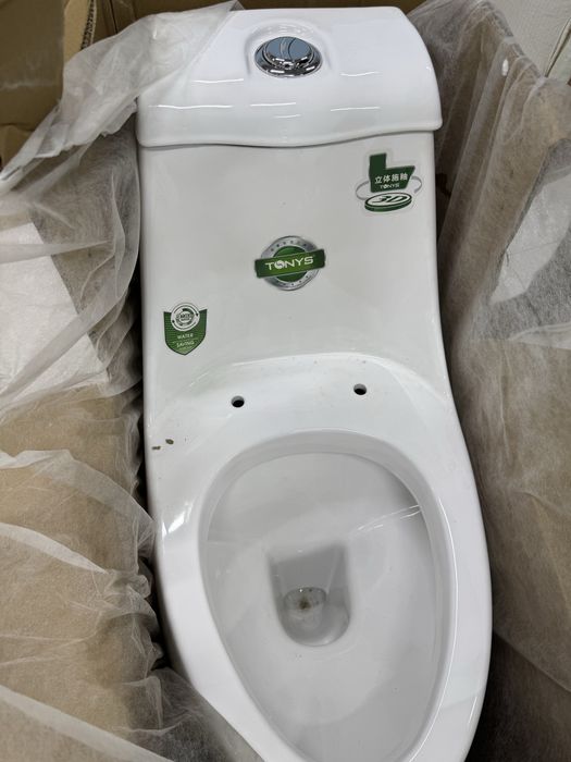 Унитаз новый белый