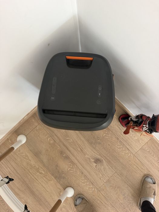 Jbl boxe partybox 200
