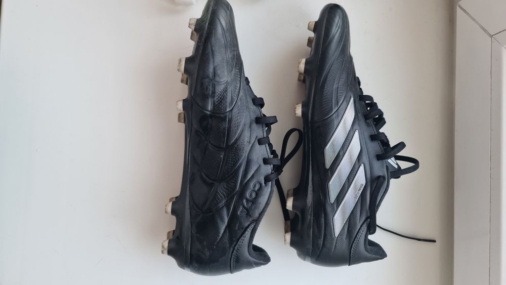 Бутсы, спортивная обувь. Adidas. Оригинал