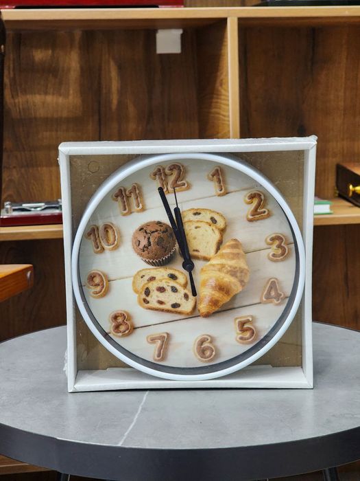 На стенные часы, соат soat