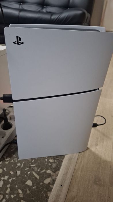Playstation 5 Slim ещё на гарантии