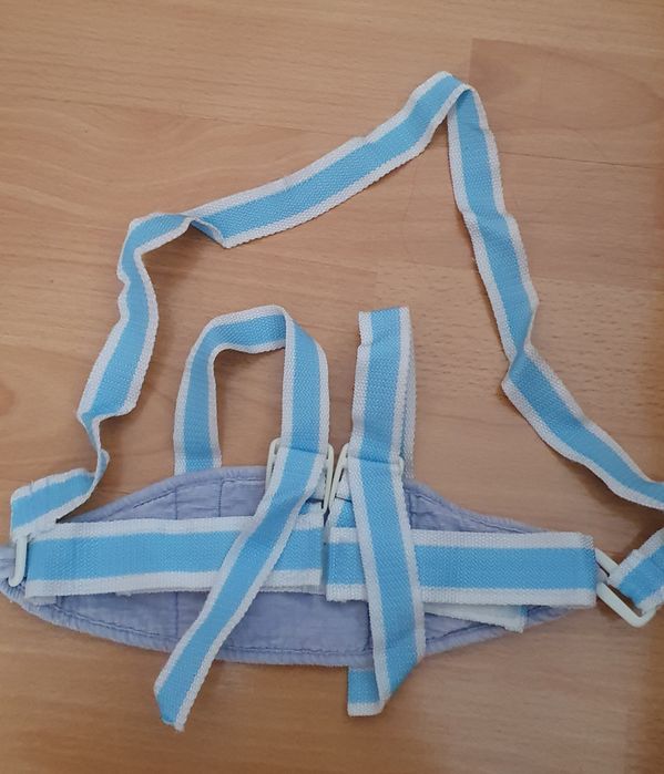 Ham reglabil de ținut copilul care pleacă  în picioare.