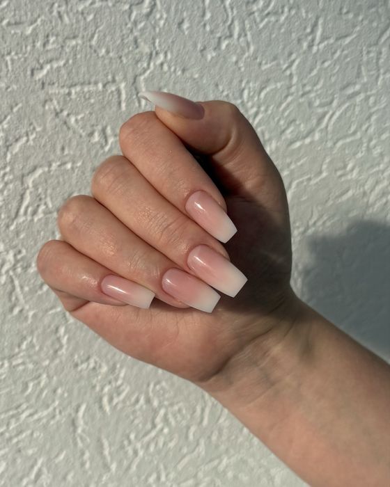 Юго-восток Маникюр всё вкючено 6.000 тг, Наращивание ногтей от 7.500