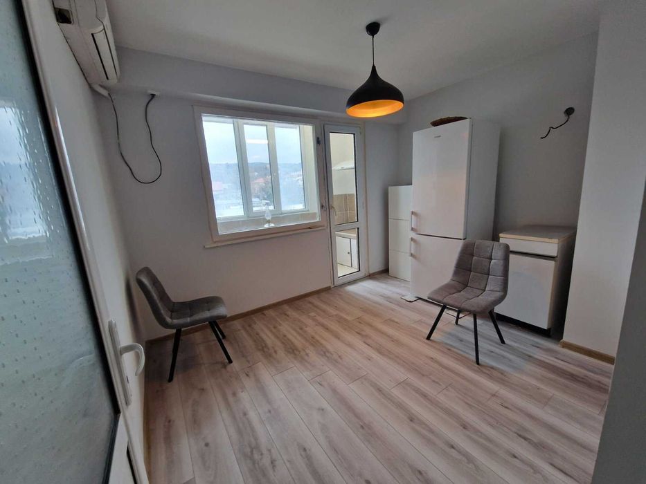 Продава се Четиристаен апартамент в Варна, Левски - 96 кв.м за 1131 €/кв.м - Снимка #4