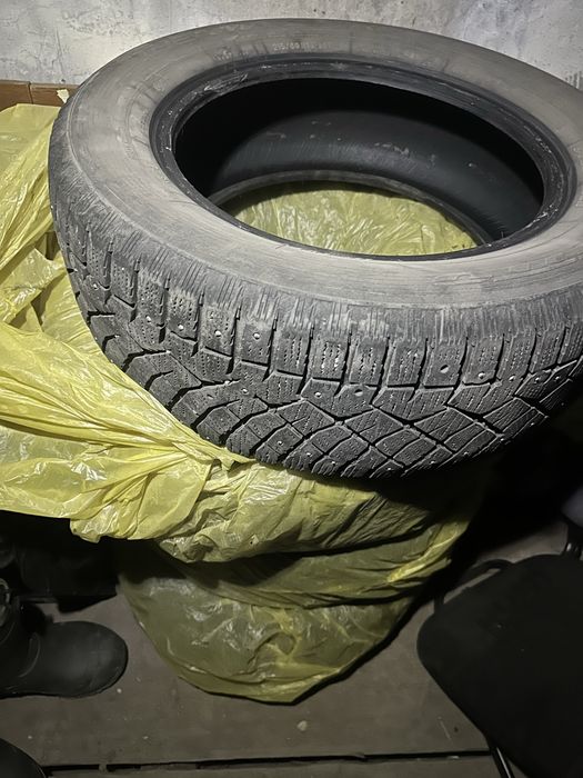 Продам комплект шин r 16