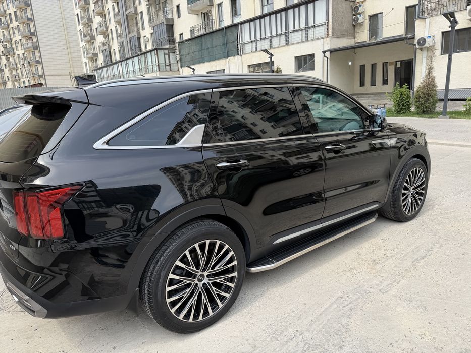 Kia sorento sotiladi 2023 qora 3,5mator