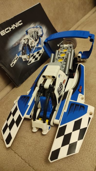 LEGO® Technic 2 в 1 - Хидроплан 42045