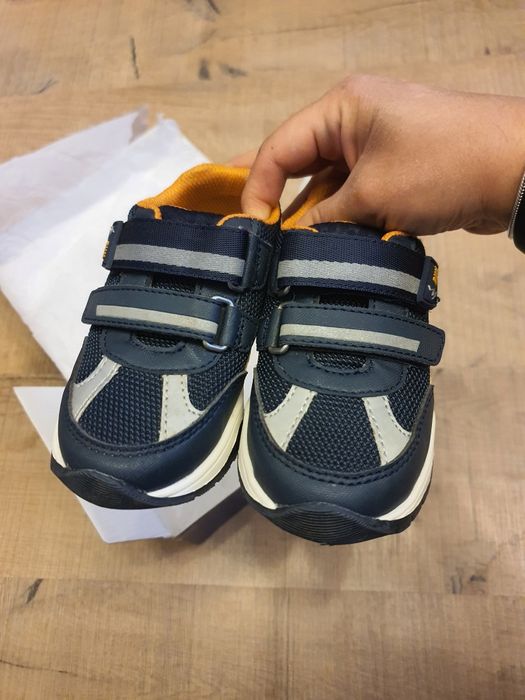 Adidasi chicco marime 24