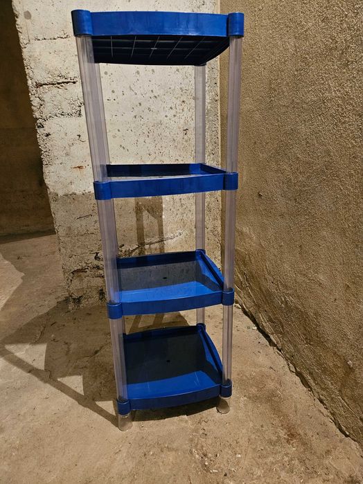 Продава се нов пластмасов стелаж
