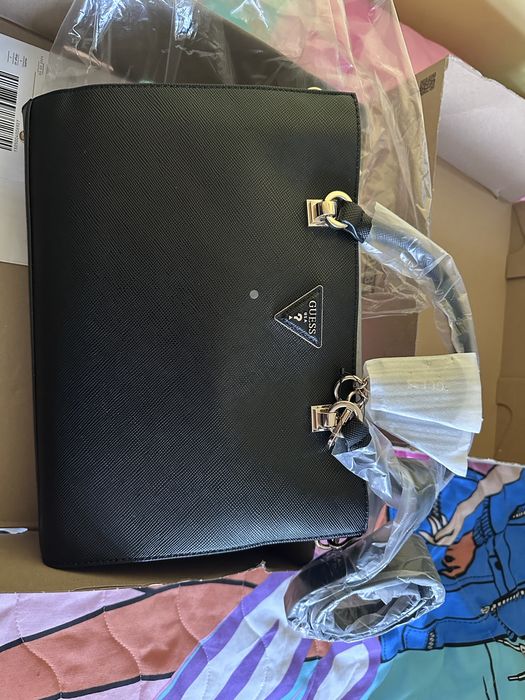 Дамска чанта GUESS Brynlee High Society Carryall Black