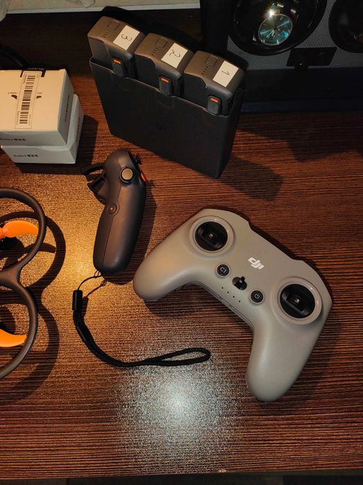 DJI Avata 2 fly more combo + RC controller 3