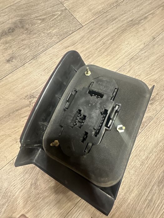 Задняя фара Пассат б4 универсал.