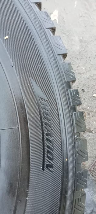 Продам комплект зимних шин