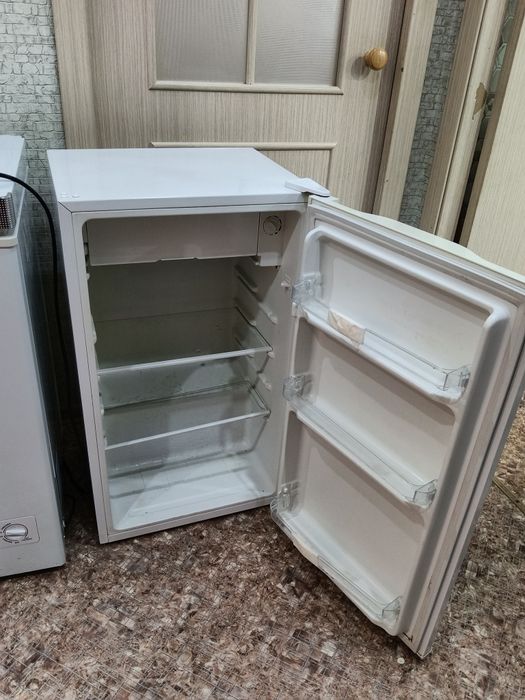 Продам морозильник и холодильник