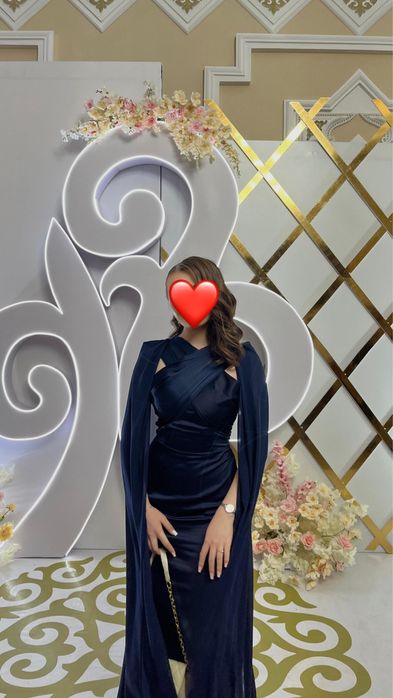 Платья вечерние