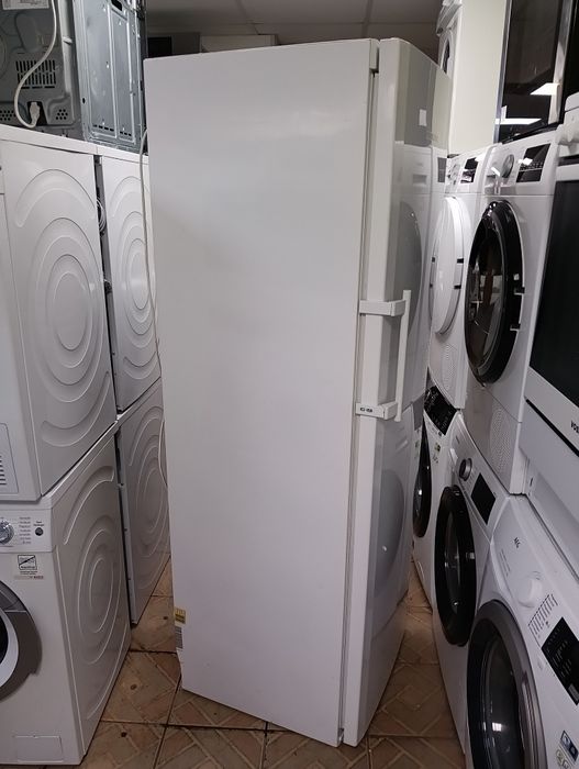 Голям хладилник, охладител Liebherr А+++  с 2 години гаранция!