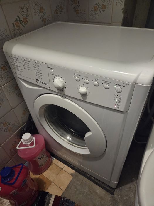 Продам стиральную машину индезит