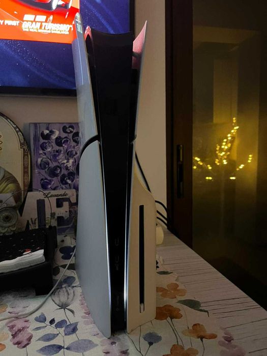 Playstation 5 - PS5 Slim Disk + 2 controllere Jocuri(FC26)+239RON[1TB]