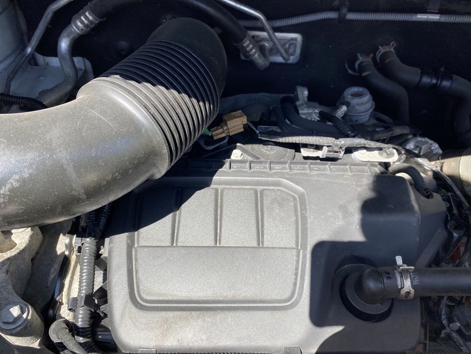 Fuzetă stânga față Opel Vivaro 1.6 cdti 2017