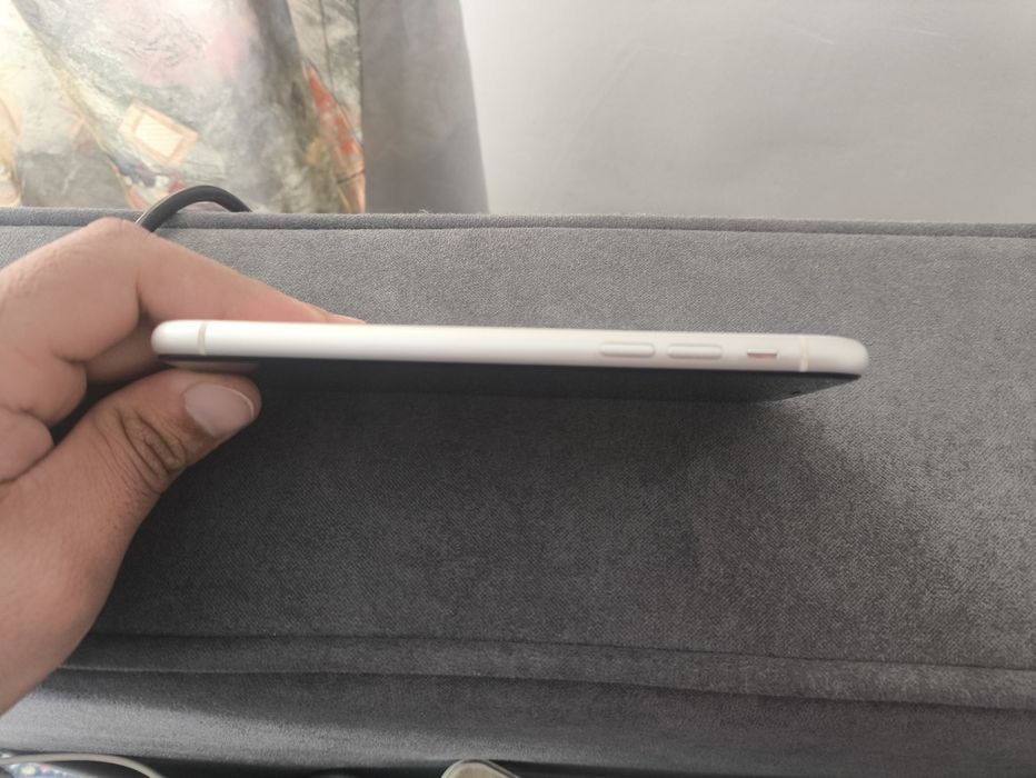 Айфон 11 , белый