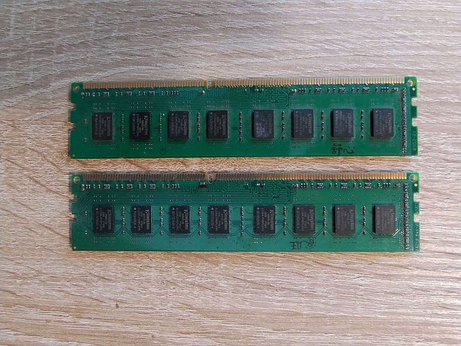 Kit RAM DDR3 dual-channel de 4GB (2 x 2GB)