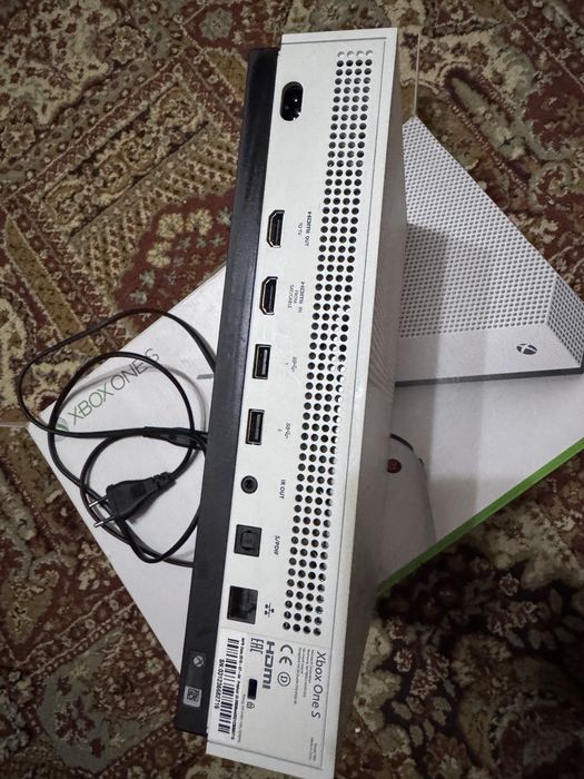 Vand Xbox one s 1TB