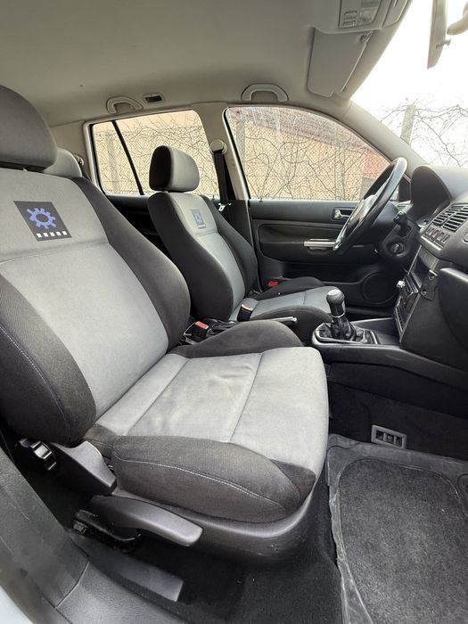 Volkswgen Golf IV - 1.6 Benzina - Euro 4- Climatronic -Incalzire scane