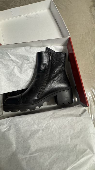 Продам ботинки (сапожки) женские