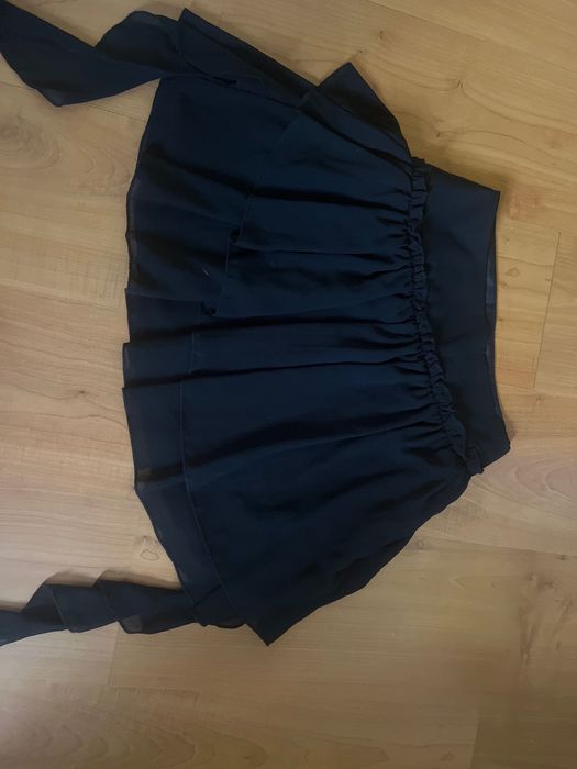 черна пола, размер XS