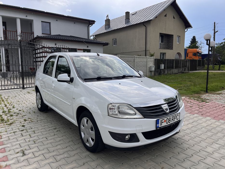 Dacia Logan 2012 Black line